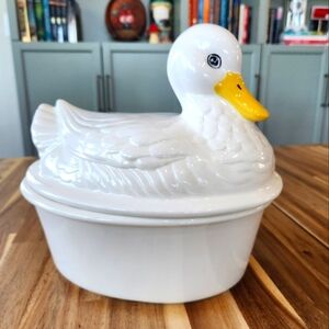 Vintage Duck Casserole / Serving Dish, Cookie Jar, Food Storage, Kitchen Decor